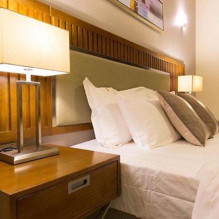 Ayam Lilian Aparthotel 버레이다 외부 사진
