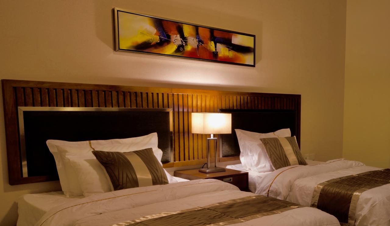 Ayam Lilian Aparthotel 버레이다 외부 사진