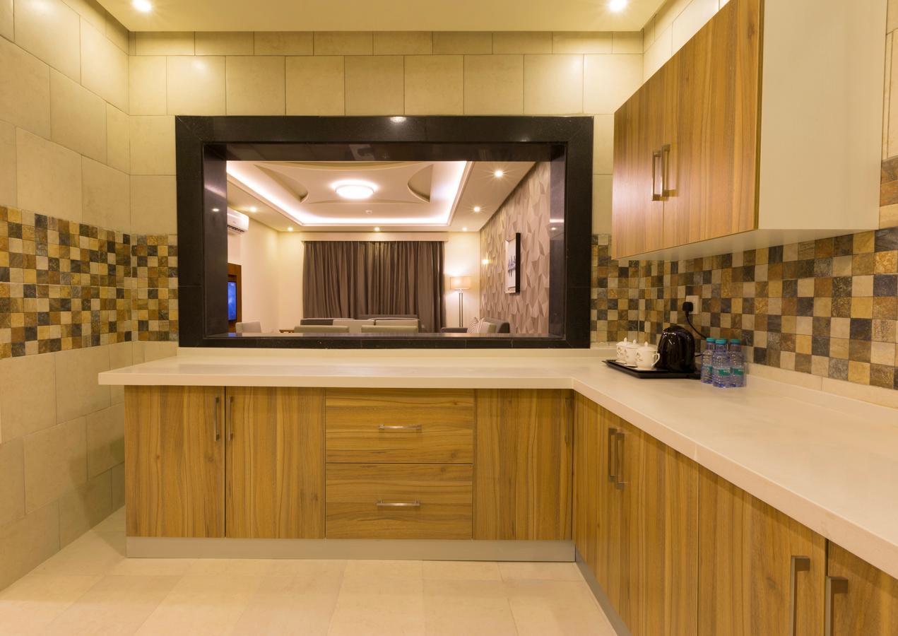 Ayam Lilian Aparthotel 버레이다 외부 사진