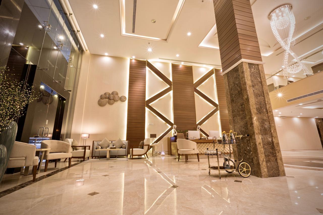 Ayam Lilian Aparthotel 버레이다 외부 사진
