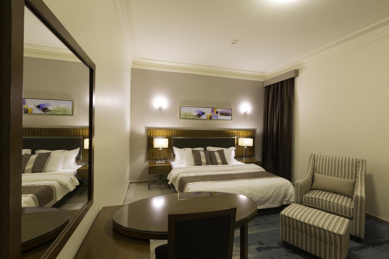 Ayam Lilian Aparthotel 버레이다 외부 사진