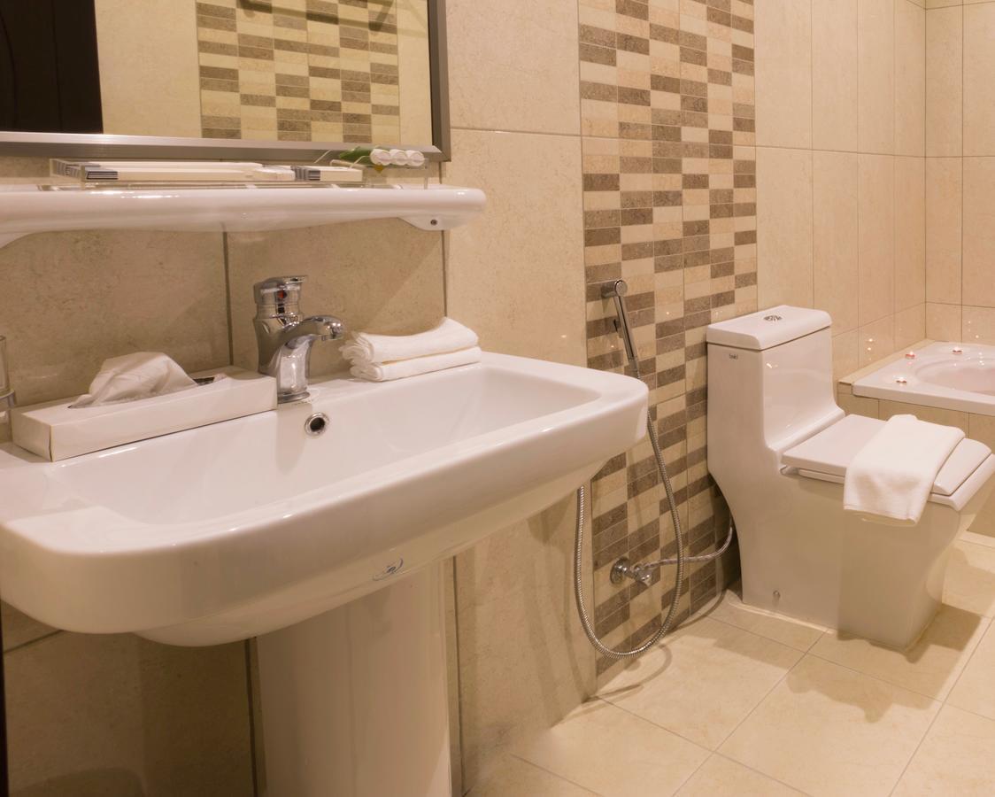 Ayam Lilian Aparthotel 버레이다 외부 사진