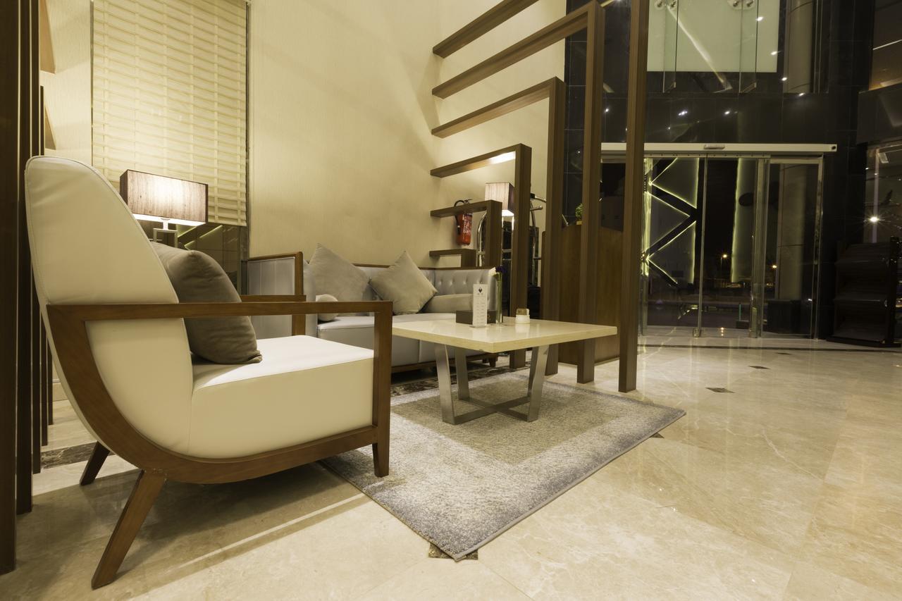 Ayam Lilian Aparthotel 버레이다 외부 사진